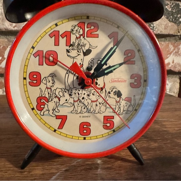 Vintage Sunbeam 101 Dalmatians Clock - Picture 8 of 8